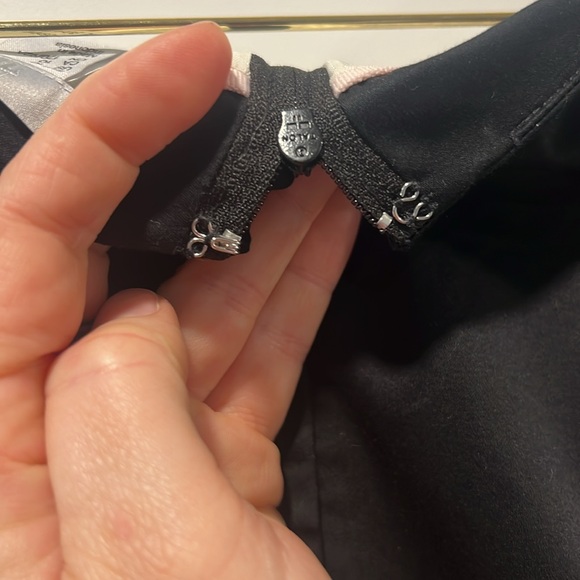 Little Black Dress, v-neck & knee length - Picture 9 of 9